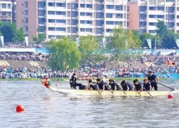 从“一日节庆”到“十日狂欢”，时隔35年再办龙舟赛资阳为了啥？
New