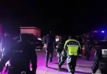 游客亲历西藏那曲地震：“晃了一分钟，桌上的氧气瓶都被震掉了”
New