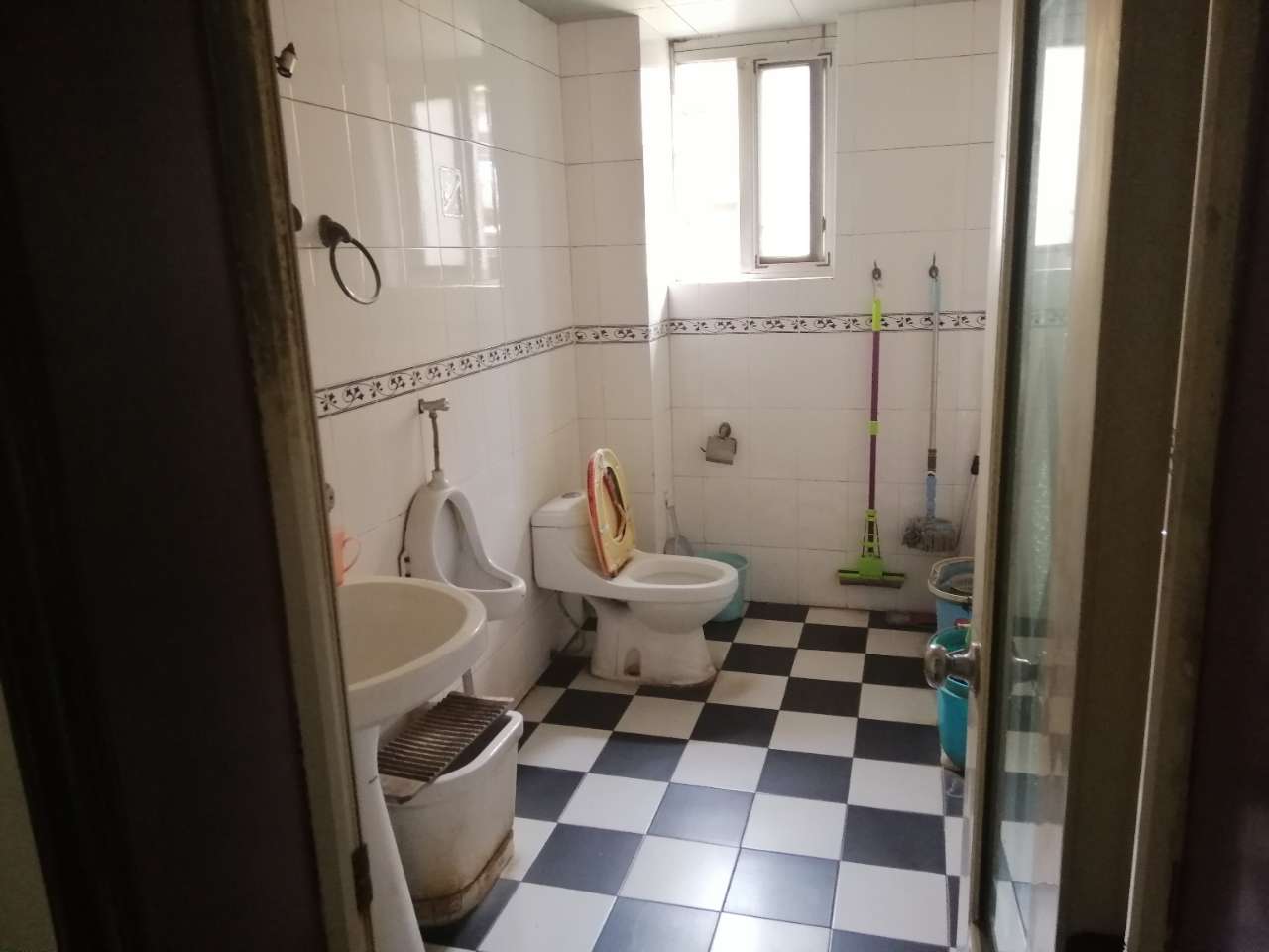 155752tc555xhcg8ccclrp.jpg