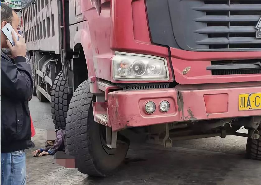 181552ae2e8hcegeqqoeea.jpg