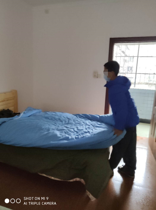 183408ltag142g1hk4cgh6.jpg
