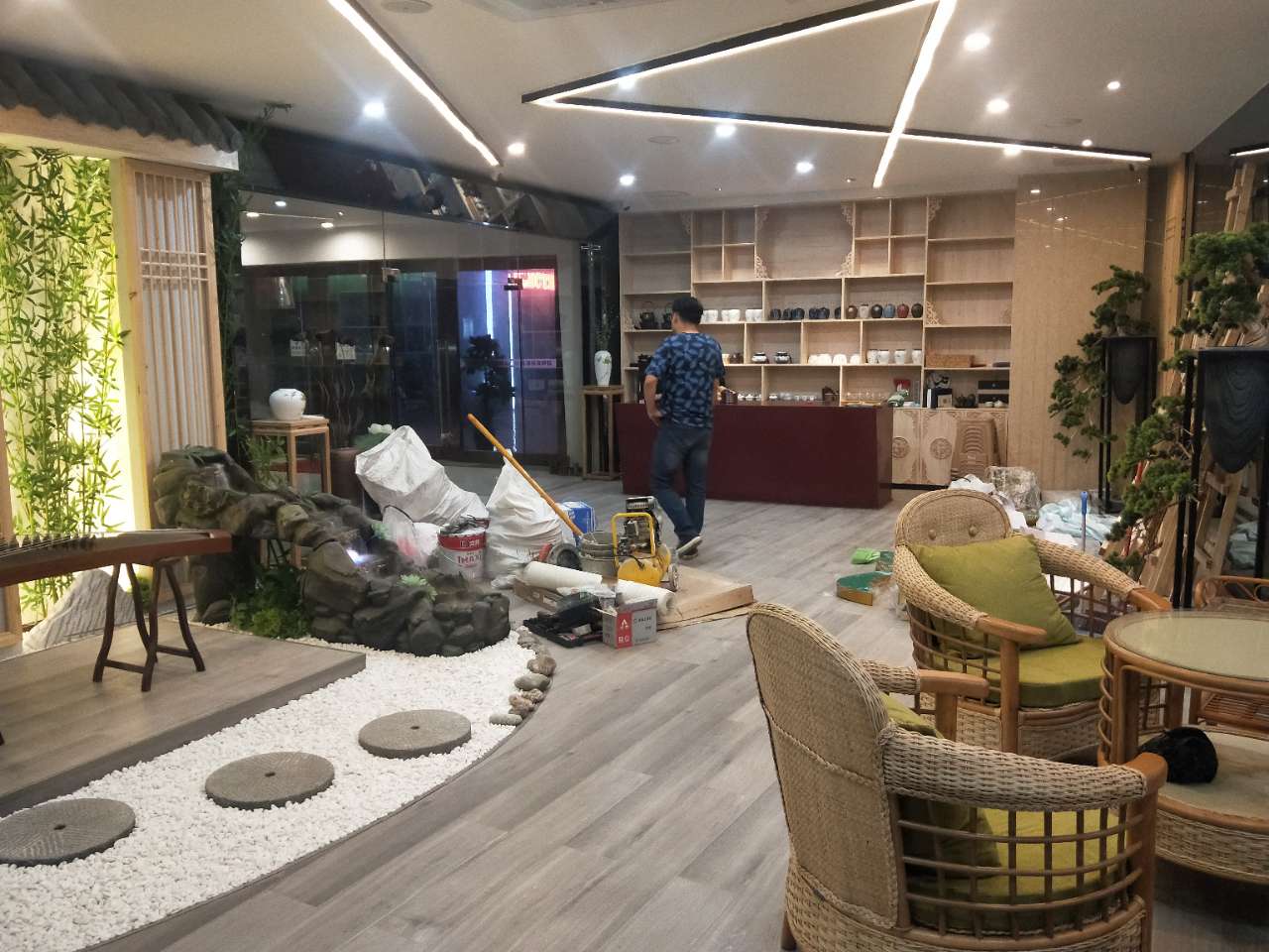 招聘服务员，前台，气质好加工资-7.jpg