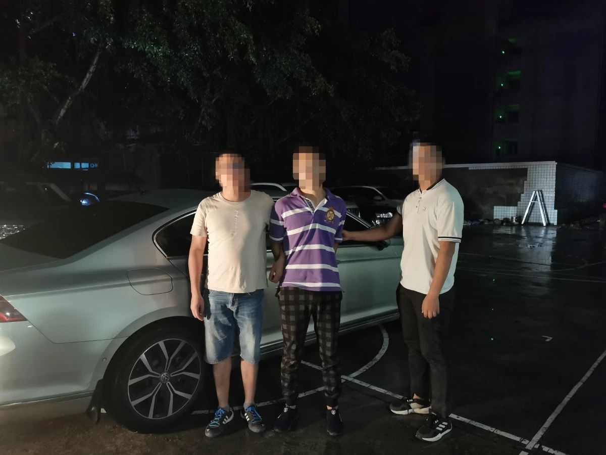 宜宾警方查扣2辆运毒车！牵出特大毒品案…-2.jpg