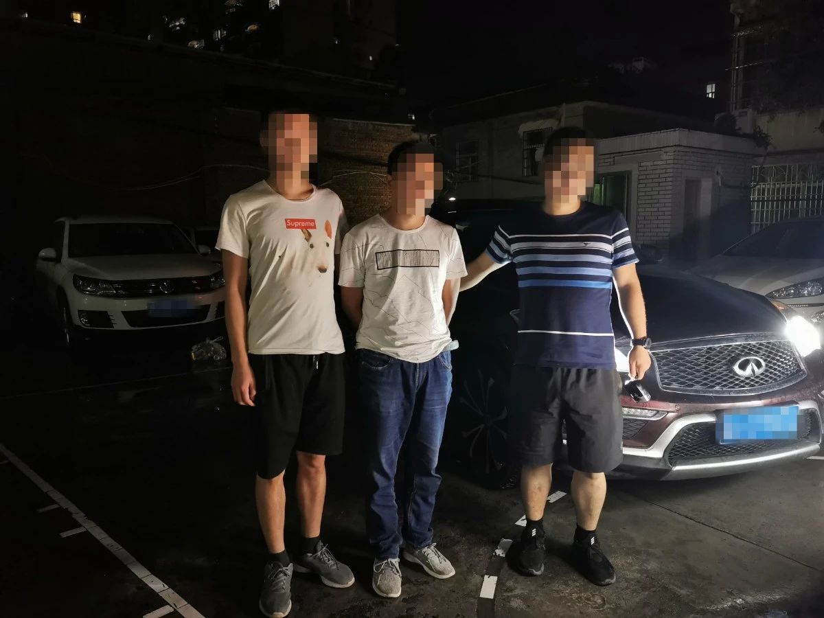 宜宾警方查扣2辆运毒车！牵出特大毒品案…-3.jpg