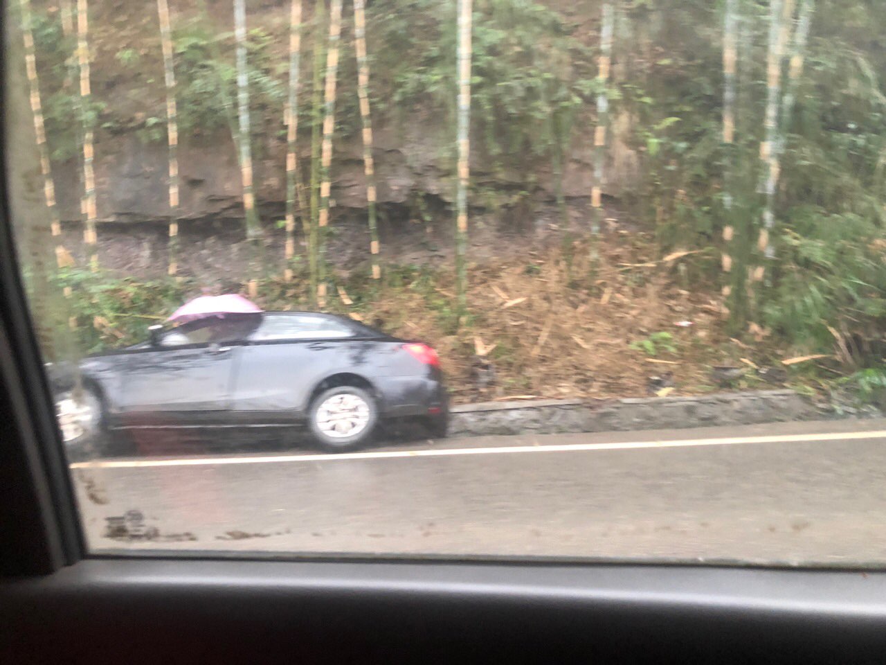 长宁回三元路上车子开到弯弯头去了-3.jpg