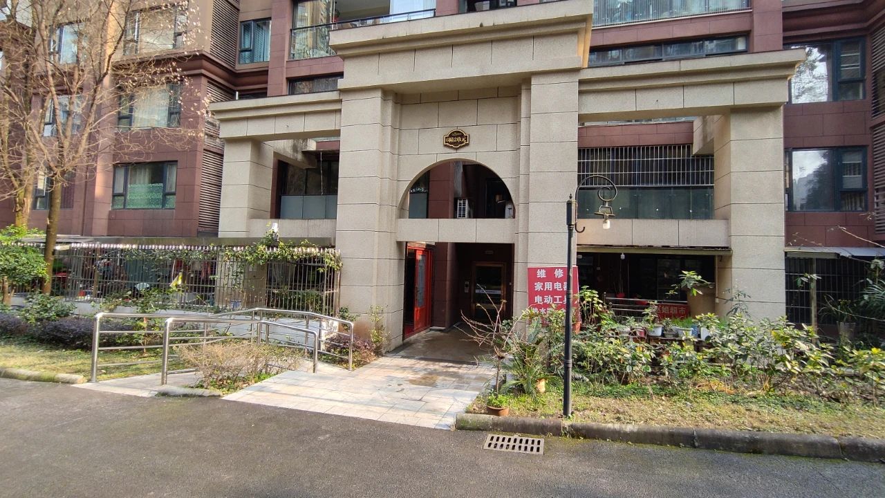 宜宾这个小区的业主太惨了！开发商资金链断裂，遭抵押、查封！接房4年无产权证！-15.jpg