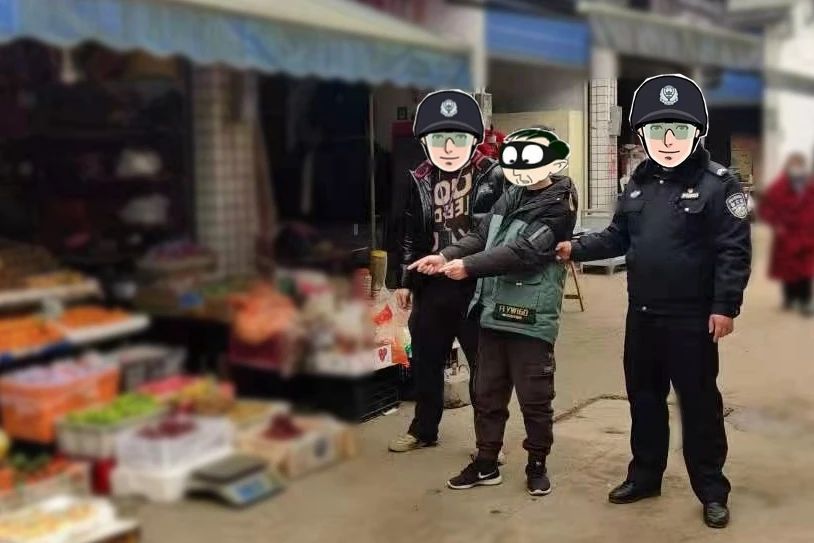 宜宾一男子街上偷东西，当场被抓！-1.jpg