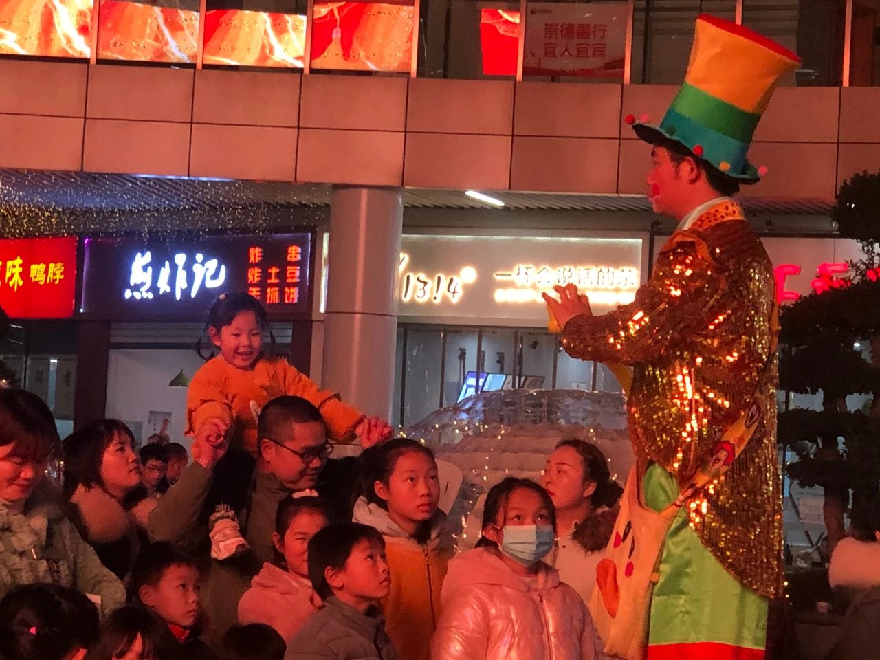 临港新天地创意夜市开街啦！快来一起逛吃逛喝吧！-19.jpg