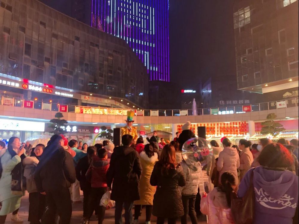 临港新天地创意夜市开街啦！快来一起逛吃逛喝吧！-18.jpg