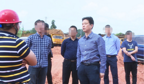 遭了！宜宾一县书记犯罪记录被曝光，非法收受1000多万！-2.png