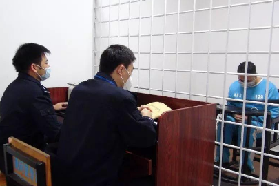 禽兽不如！宜宾一女子险遭男子强奸！扇耳光、捶打头部…-3.jpg