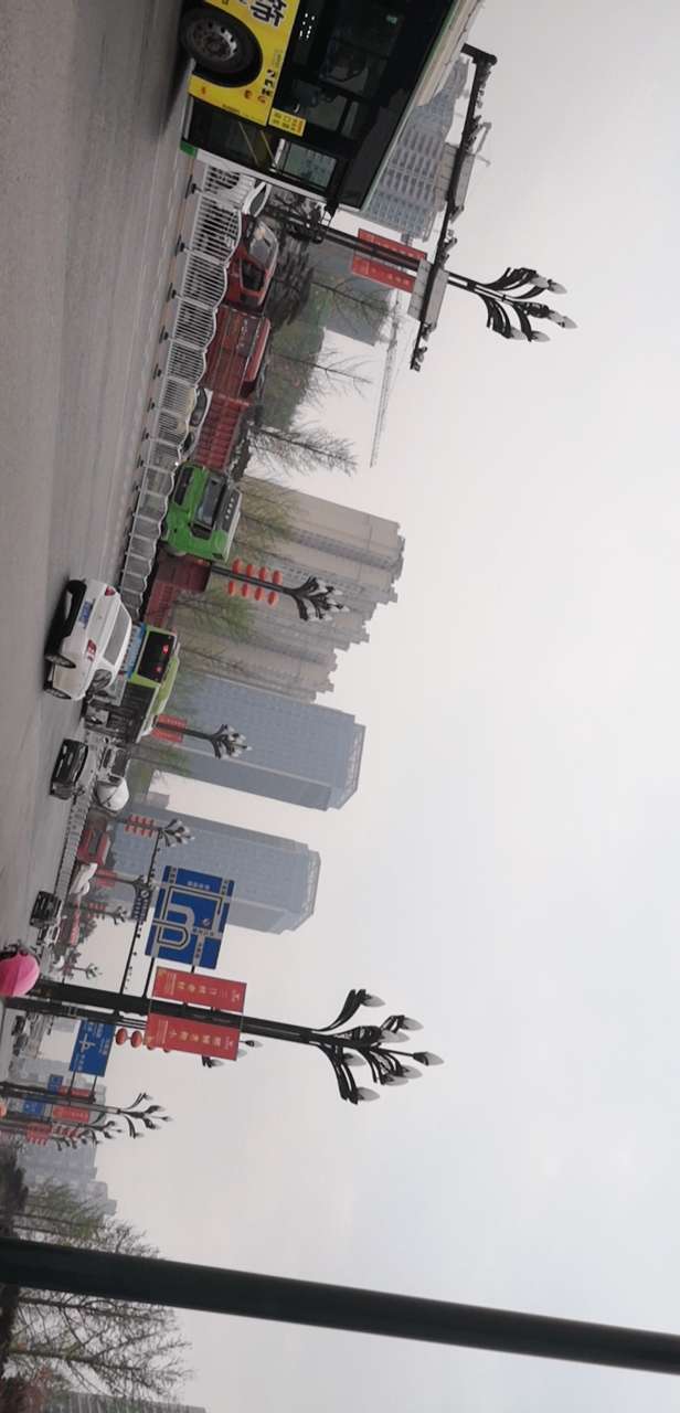 长江桥两辆大货车发生剐蹭了，又堵一早上！-3.jpg