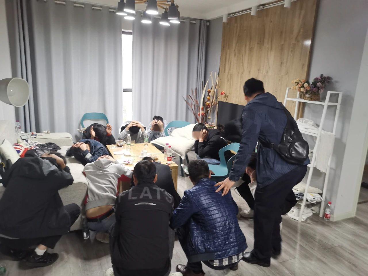 宜宾这个洗钱团伙遭了！涉案1000多万！-3.jpg