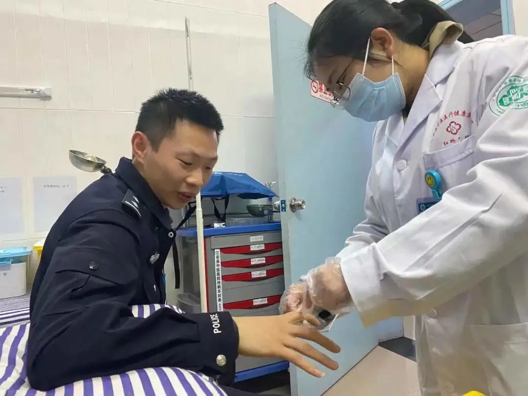 宜宾一老人将自己反锁在家，喝6支农药自杀！竟是因为和妻子吵架！-2.jpg