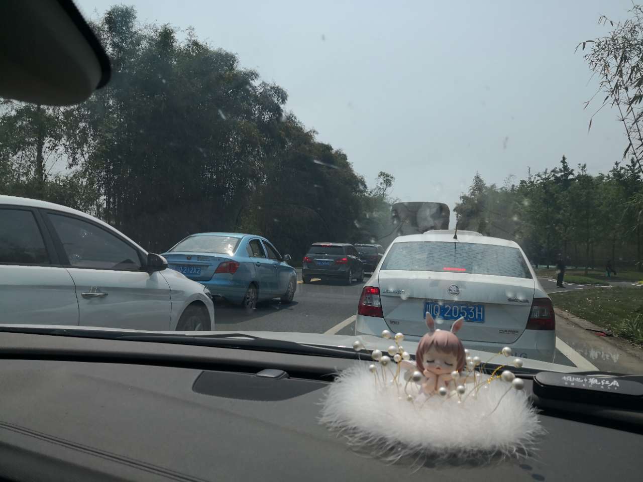 宜长路，宋家工业园区旁发生车祸，多车受损！-8.jpg