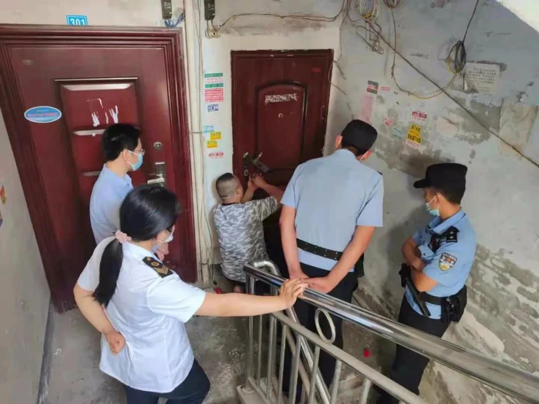宜宾一家黑诊所遭了，竟非法开展人流手术！-2.jpg