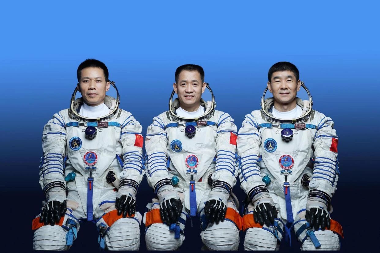 刚刚，神舟十二号载人飞船发射成功！聂海胜、刘伯明、汤洪波领命出征！-2.jpg