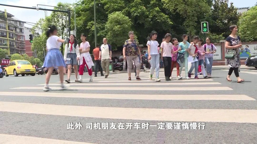 宜宾一小孩横穿马路被撞！受伤住院，还要负主责…-11.jpg