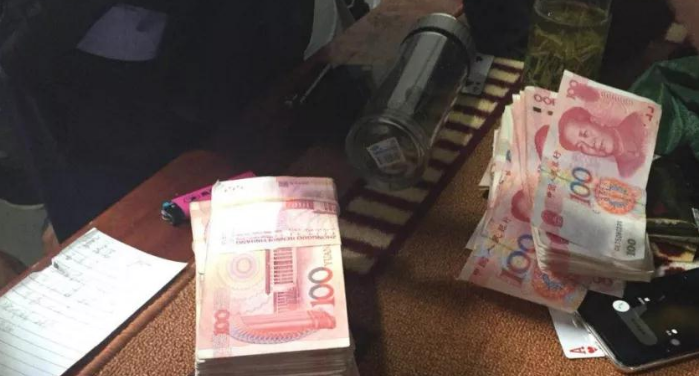 宜宾这些人居然在耕地里聚众赌博，查获涉赌人员7人！-5.png