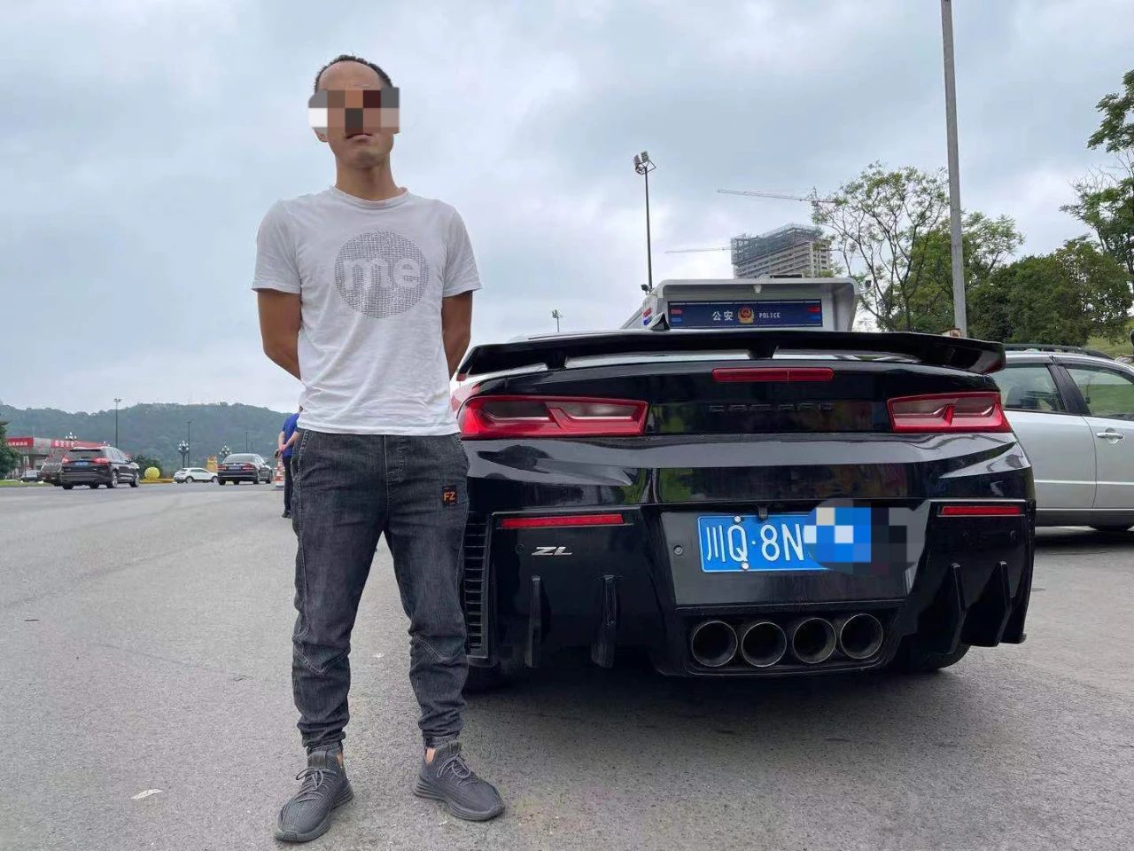 宜宾一男子非法改装机动车，刚出南站就遭逮了！-2.jpg