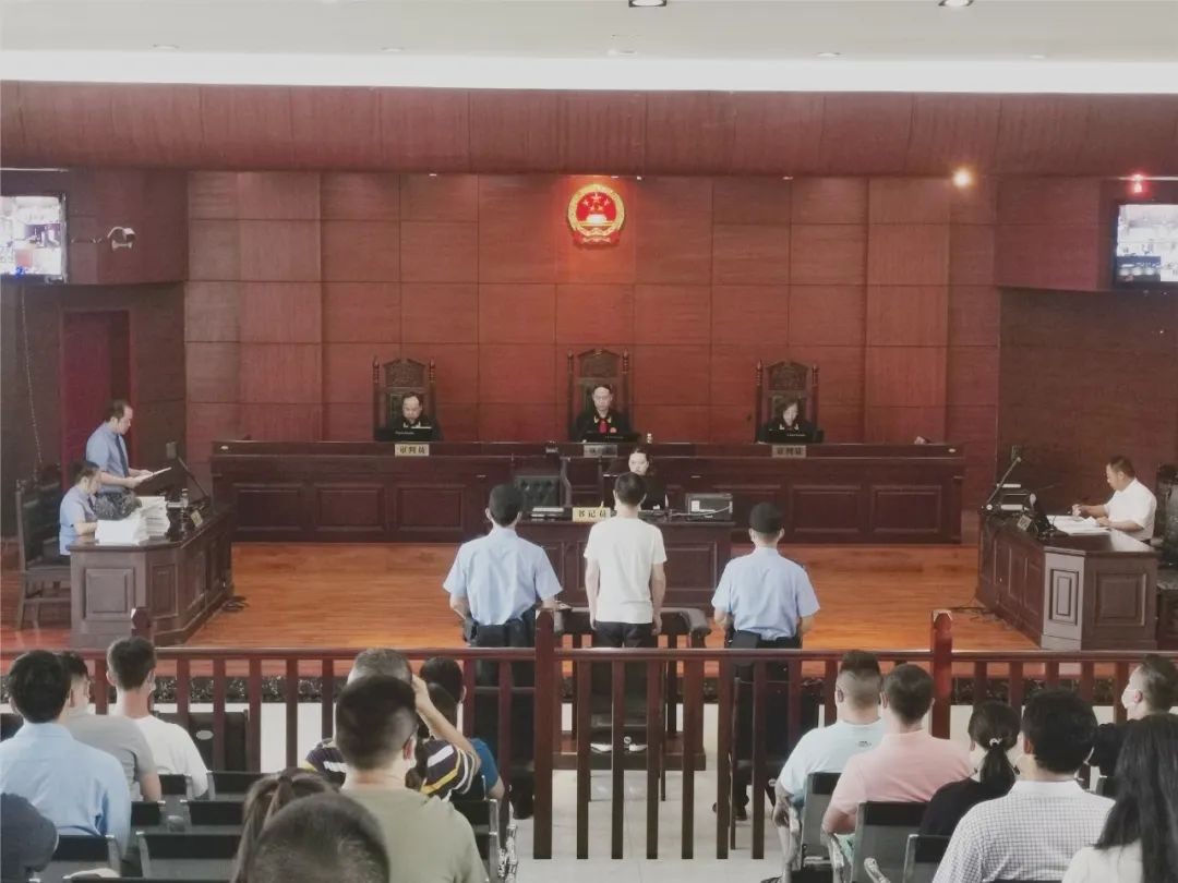 受贿500多万！宜宾一公职人员被判刑！-1.jpg