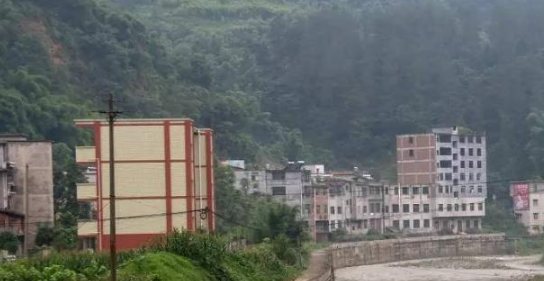 赌大发了，宜宾这14个人“焖鸡”遭派出所逮了！-1.png