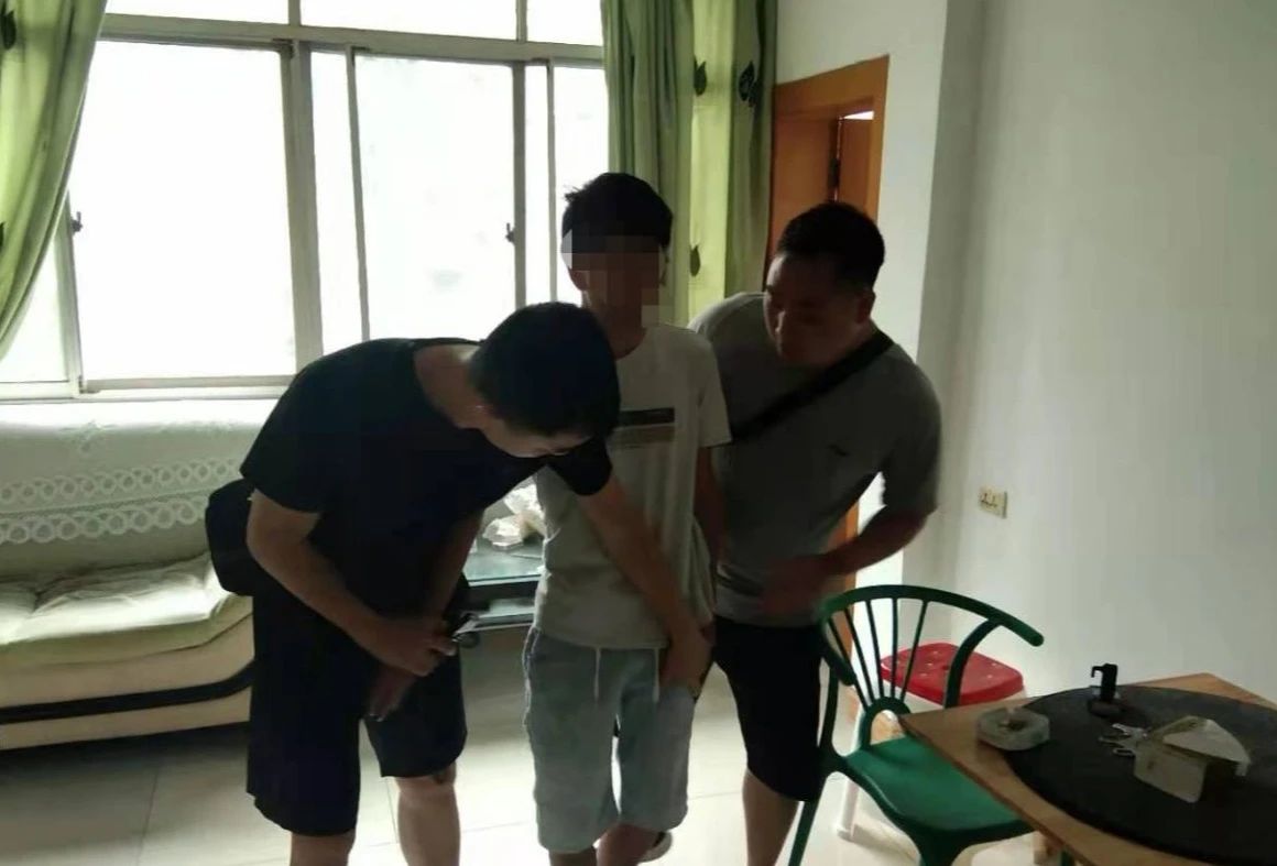 宜宾一男子帮助电信诈骗分子转移资金，高达15万余元…-3.jpg
