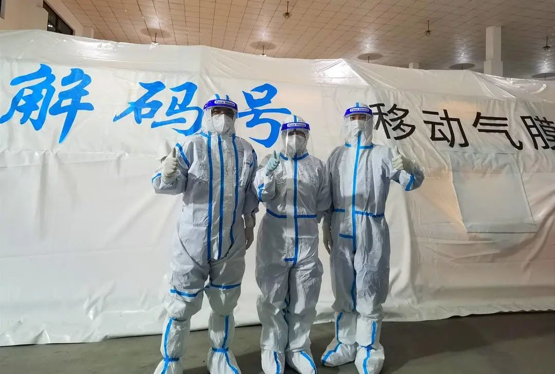 我是支援上海的医务人员，生平第一次，上千管核酸标本陪我过生日！-2.jpg