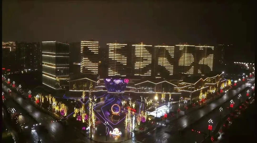 宜宾大学城新建开放式商业综合体月底开街！整整200米，铺满霓虹灯…-1.jpg