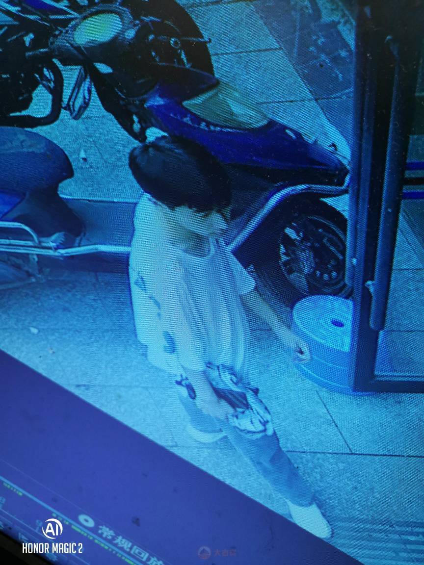 便利店注意：又有作案发生-3.jpg