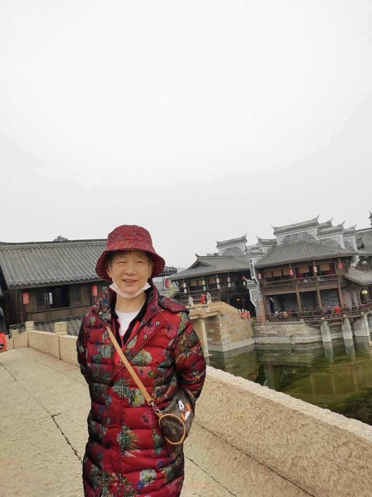 紧急寻人！宜宾六旬老人半夜走失，患有老年痴呆！-1.jpg