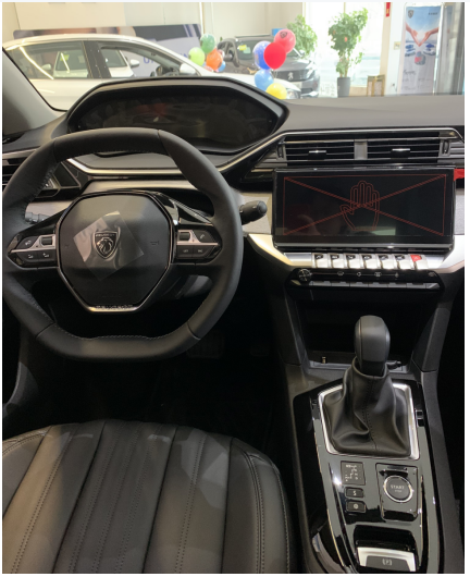 定价公道，各方面表现均衡的法系小轿车-3.png