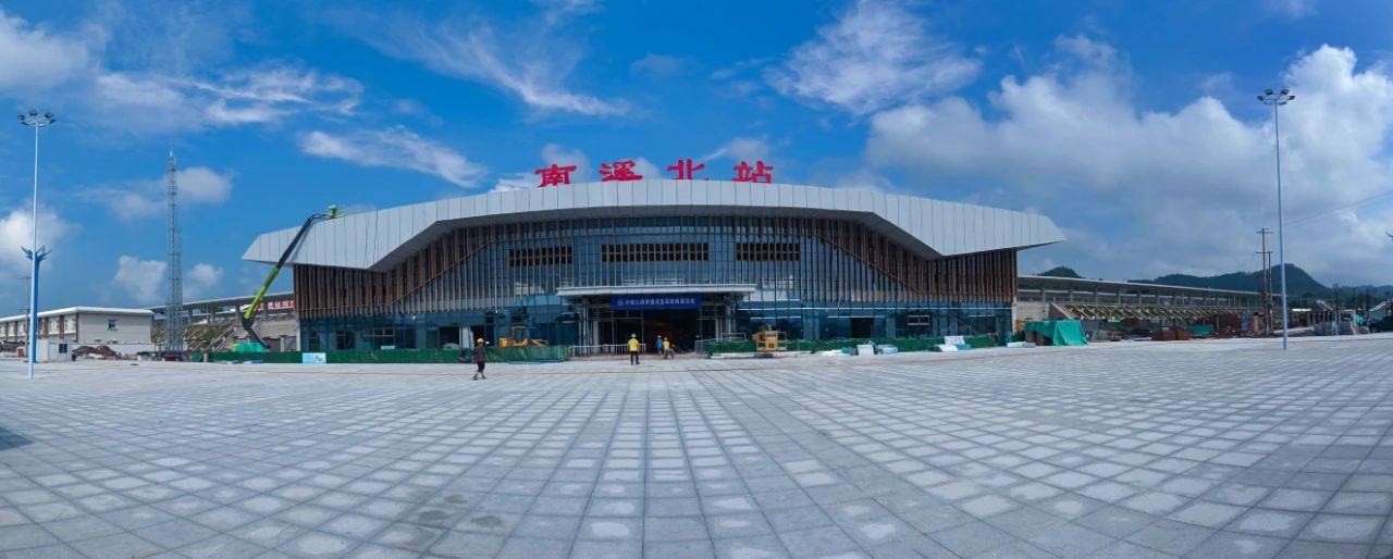 刚刚！试乘动车组到达宜宾站，成宜高铁即将全线开通！-16.jpg