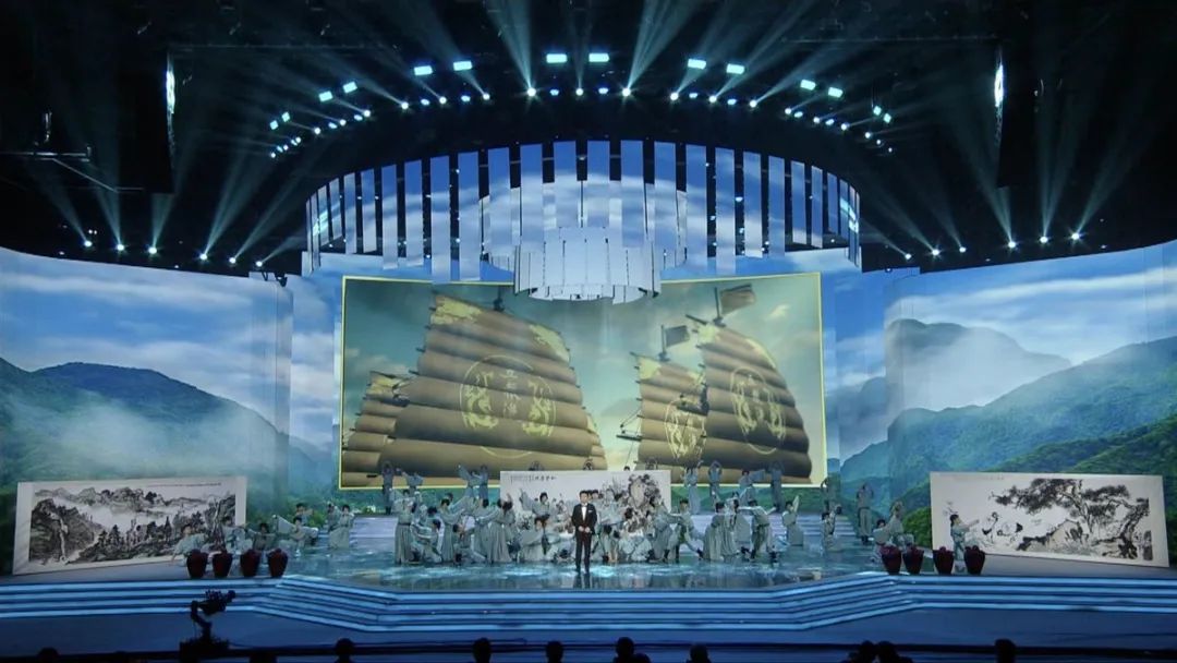 五粮液以书画艺术为媒 举行和美华章 “大美之春”2024“美术界春晚”-2.jpg