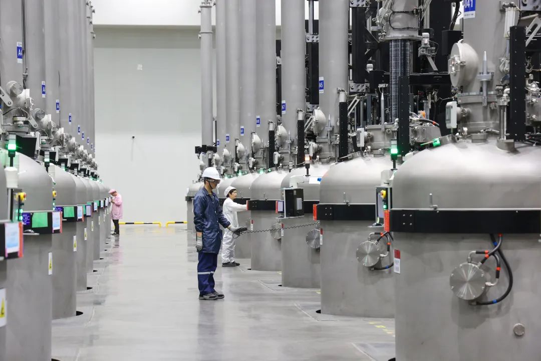 宜宾百亿企业巡礼丨光伏新城“双百”闪耀-1.jpg