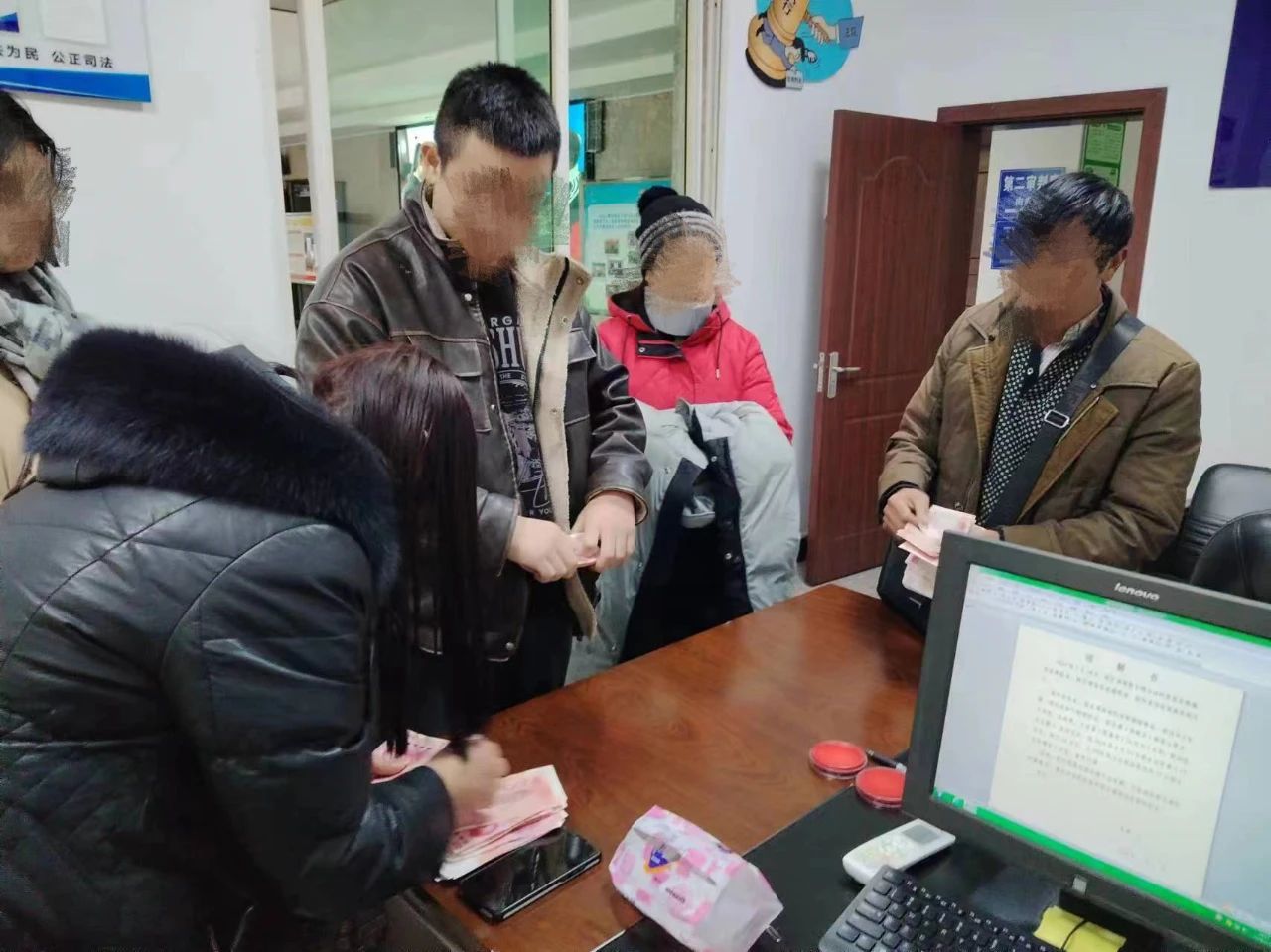 宜宾00后驾车撞人致死，被认定全责后…-1.jpg