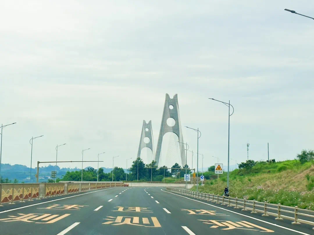 宜宾城区第三座长江大桥，今天试通车！-2.jpg