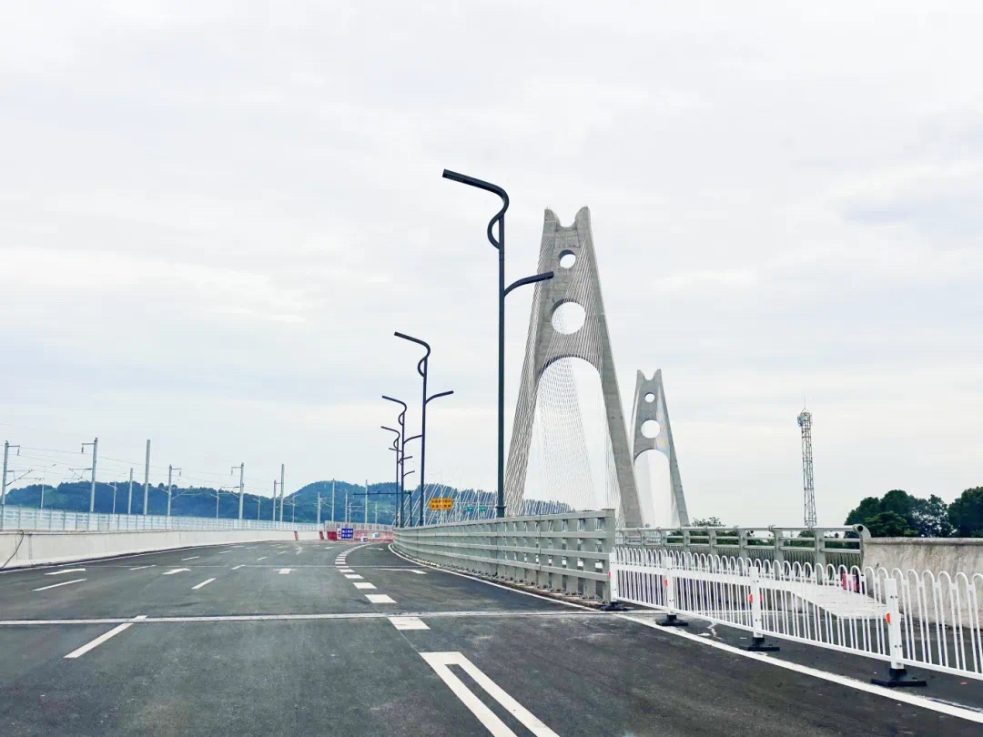 宜宾城区第三座长江大桥，今天试通车！-10.jpg