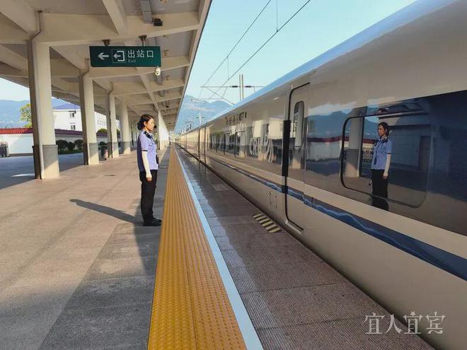 192万人次！这个暑期宜宾铁路有点忙......-3.jpg
