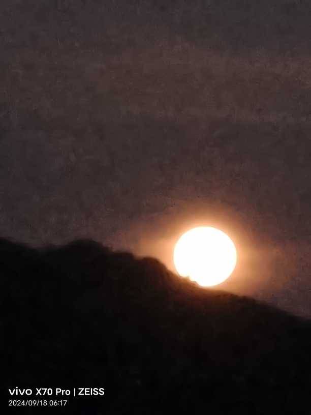 2024-09-18 晨月落翠屏山-4.jpg
