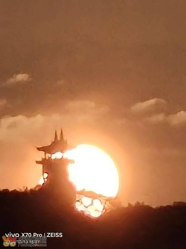 2024.10.13.日落翠屏山巅 （由于阴雨宜宾时隔两个星期的首个日落）-2.jpg